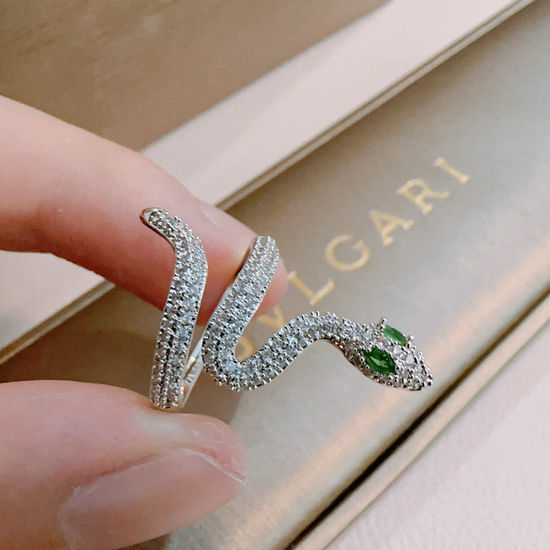 Bvlgari Elegant V-gold Ring
