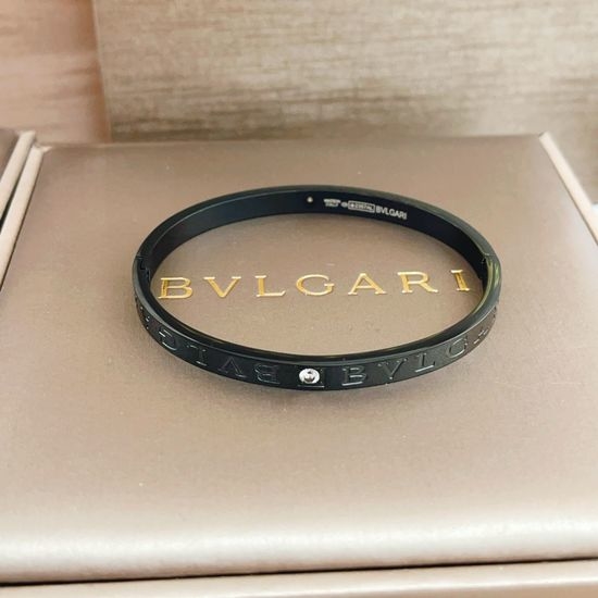 Bvlgari Black Single Diamond Letter Bangle