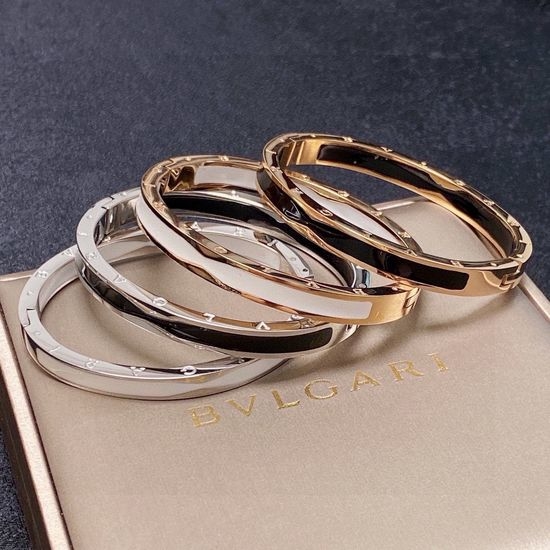 Bvlgari Diamond Inlaid Fashion Bangle