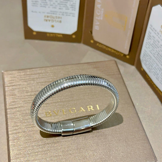 Bvlgari V Gold Bracelet with Classic Ring Design