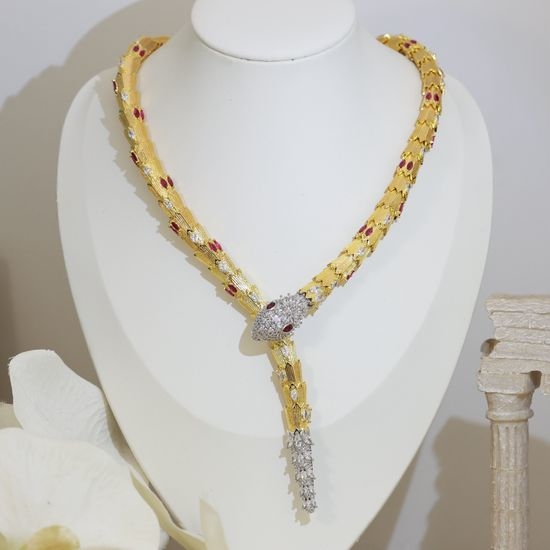 Bvlgari Snake Necklace Inlaid Diamond Shiny Design