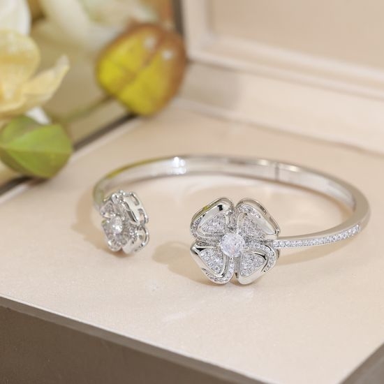 Bvlgari Flower Inlaid Diamond Bangle