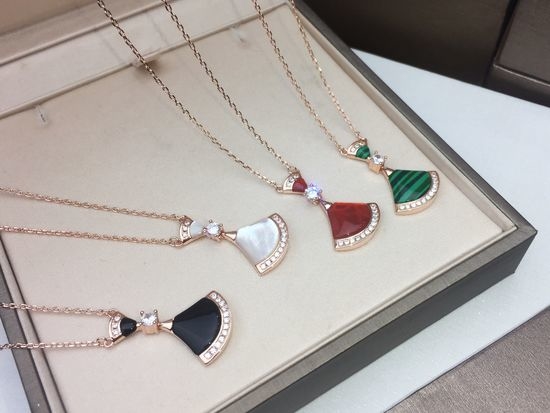 Bvlgari Fan-shaped Stone Necklace with Exquisite Craft