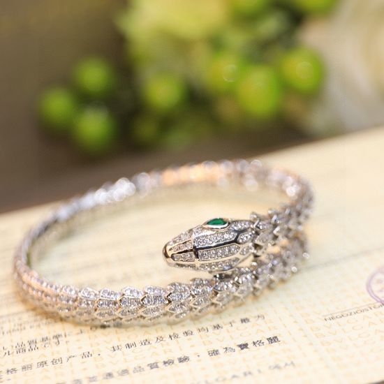 Bvlgari Snake Scale Diamond Inlaid Bangle