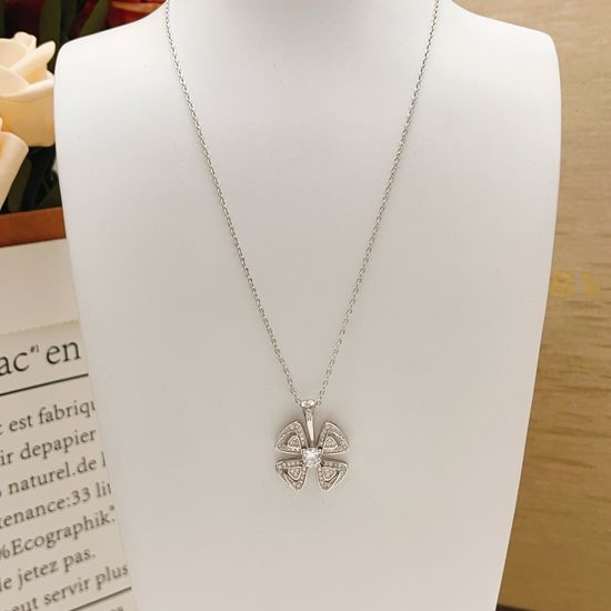 Bvlgari Silver Diamond Floral Necklace Elegant Style