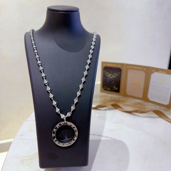 Bvlgari Platinum Inlaid Diamond Pendant Necklace