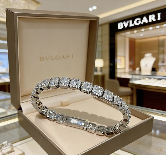 Bvlgari Full Diamond Inlaid Elegant Bracelet