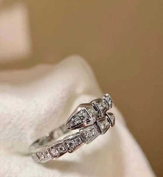 Bvlgari Full Diamond Snake Bone Ring