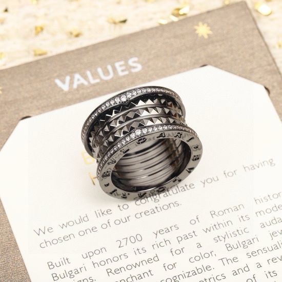 Bvlgari Diamond-Studded Spiral Wide Elegant Ring