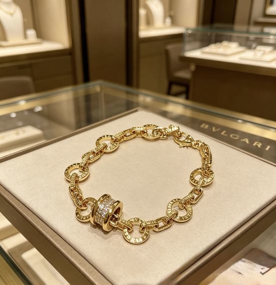 Bvlgari Elegant V Gold Bracelet Handcrafted Finished