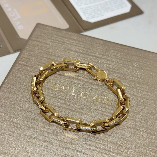 Bvlgari Tarnish Resistant V Gold Bracelet